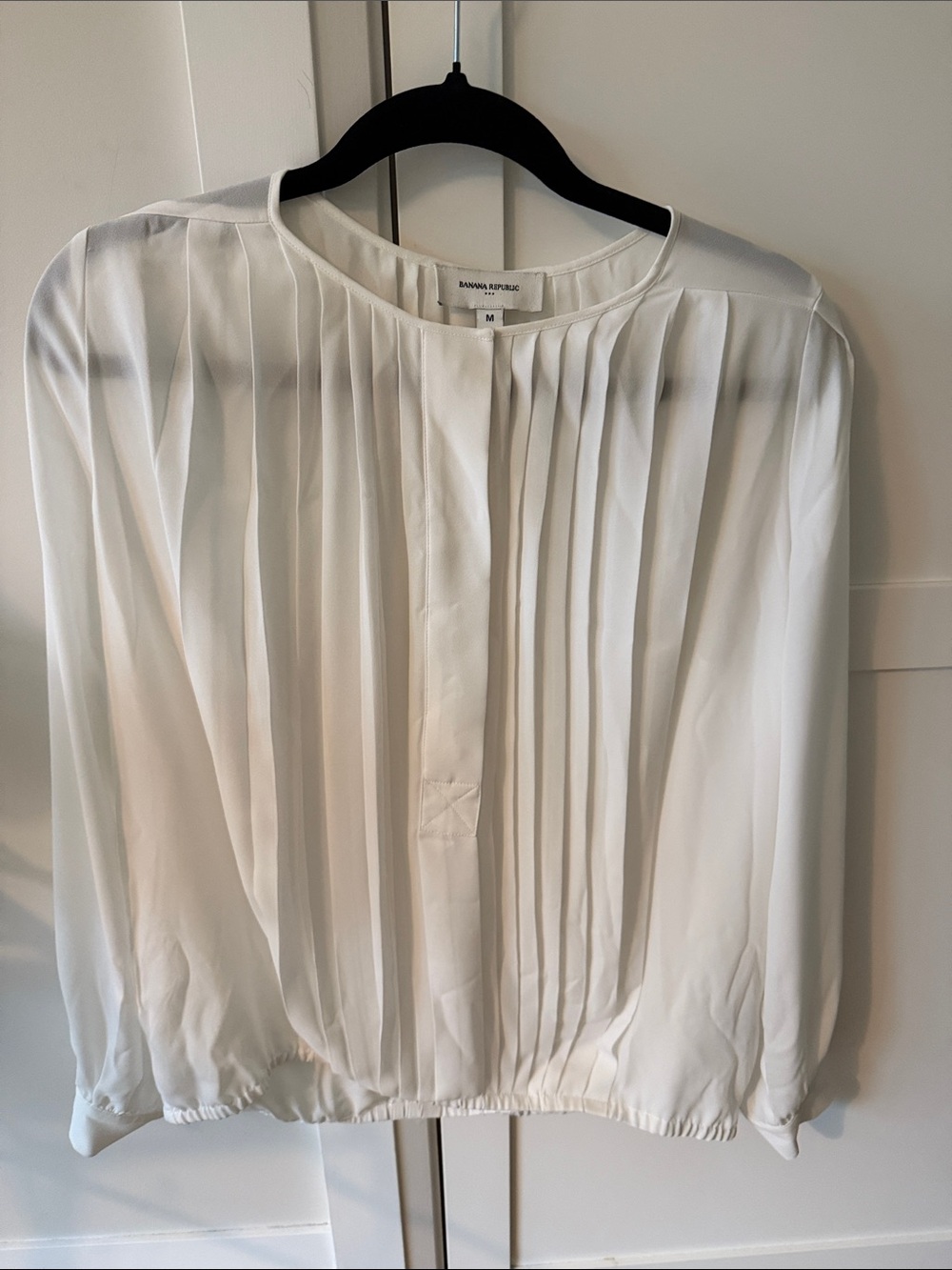 Banana Republic White Pleated Front Long-Sleeve Blouse